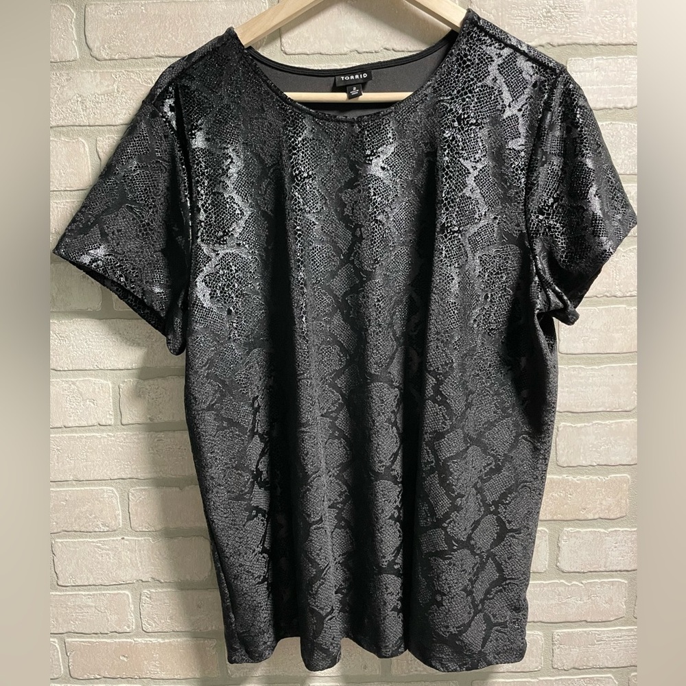 Torrid black T-shirt size 2